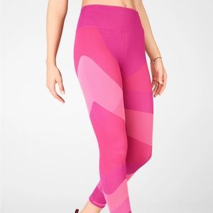 Fabletics High-Waisted Seamless Colorblock Capri Leggings